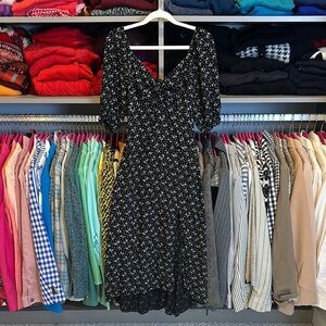 Hollister black/white floral 1/2 sleeve smocked bodice midi dress size S